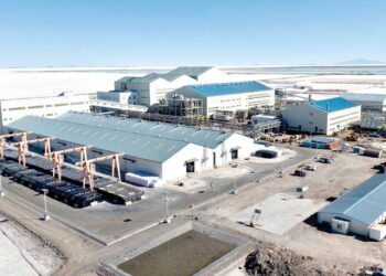 Gobierno indeciso: romper  o mantener contratos de litio