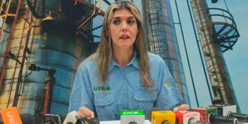 Aprehenden en Santa Cruz a la exgerente de YPFB, Gabriela Delgadillo