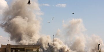 EN VIVO: Irak autorizó a milicias respaldadas por Irán a responder ataques y citó a los embajadores de EEUU y Teherán