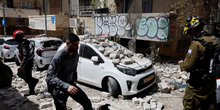 EN VIVO: Al menos 15 heridos dejó un nuevo ataque de Irán sobre el centro de Israel con bombas de racimo