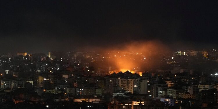 EN VIVO: Nuevos ataques aéreos israelíes contra Hezbollah impactaron en los suburbios de Beirut