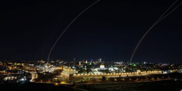 EN VIVO: Hay 19 heridos en Israel por un bombardeo de Irán, que lanzó un ataque contra la oficina de Netanyahu