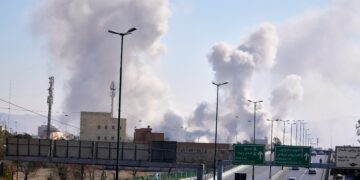 EN VIVO | Estados Unidos e Israel atacaron el principal aeropuerto de Irán y la sede de la Defensa Aérea del régimen