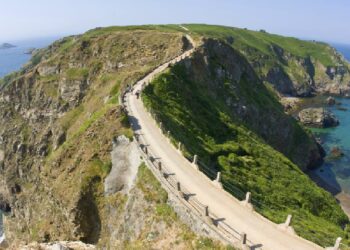 La isla europea sin automóviles que preserva un estilo de vida único