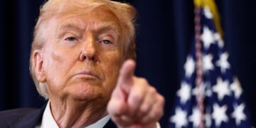 EN VIVO: Trump advirtió que el régimen de Irán será golpeado “20 veces más fuerte” si bloquea el paso de petróleo por el Estrecho de Ormuz