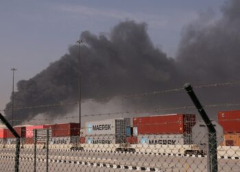 EN VIVO: El régimen de Irán amenazó con bombardear instalaciones petroleras en los países de Medio Oriente