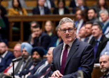 El primer ministro Keir Starmer evitó una investigación parlamentaria por el caso Mandelson-Epstein