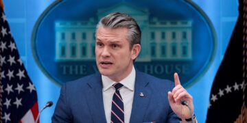 EN VIVO: Hegseth aseguró que los ataques estadounidenses contra Irán alcanzarán su máxima intensidad hoy