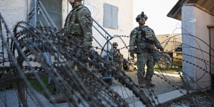 La OTAN afirmó que trabaja con Estados Unidos para analizar la retirada de soldados norteamericanos de Alemania