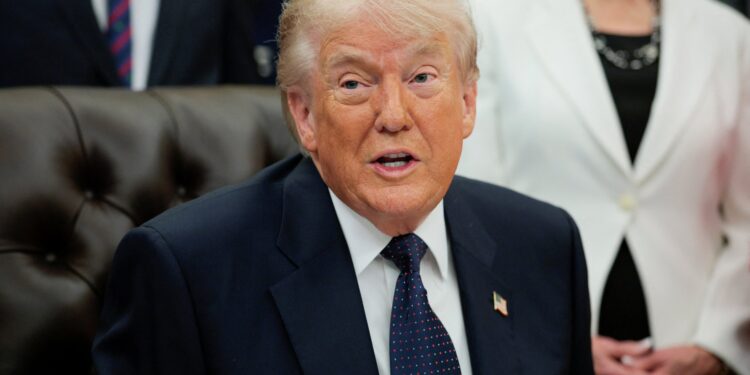 Trump presiona al régimen de Irán para que acepte su propuesta: “Si no lo hacen, comenzarán los bombardeos”