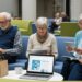 Ni pasivos ni desconectados: los seniors que compran y estudian en línea ya definen el éxito económico europeo