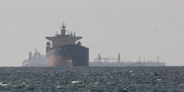Qué se negocia entre Estados Unidos e Irán: uranio, sanciones y el futuro del estrecho de Ormuz