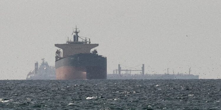 Qué se negocia entre Estados Unidos e Irán: uranio, sanciones y el futuro del estrecho de Ormuz