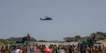 Militares de distintos países buscan a dos soldados estadounidenses desaparecidos en la costa de Marruecos