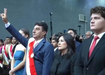 Johnny Torres asume su segundo mandato como alcalde de Tarija y compromete defensa de la ciudad y la libertad