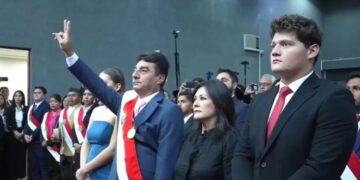 Johnny Torres asume su segundo mandato como alcalde de Tarija y compromete defensa de la ciudad y la libertad