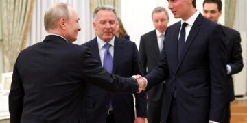 El Kremlin cree que los mediadores estadounidenses viajarán pronto a Moscú mientras la tregua en Ucrania se desmorona