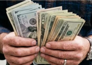 Gobierno confirma devolución gradual de depósitos en dólares desde el 15 de julio