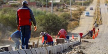 Alcaldía coloca las jardineras en barrio Nuevo Amanecer