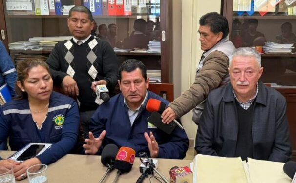 Inicia plan para reducir las aguas servidas en la quebrada El Monte