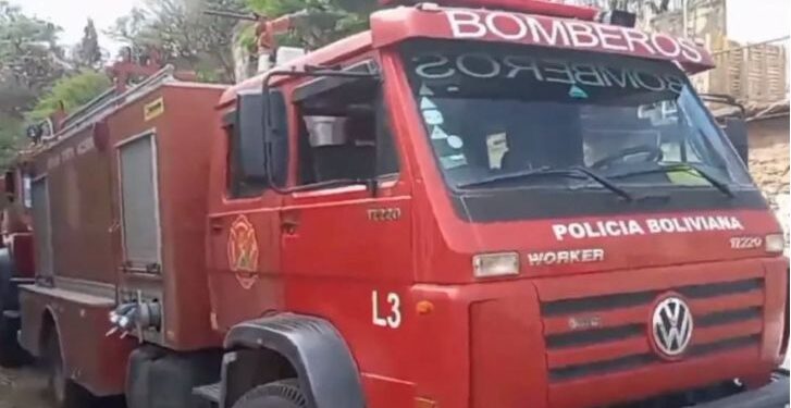 Incendio en pleno centro de Tarija moviliza a unidades de emergencia