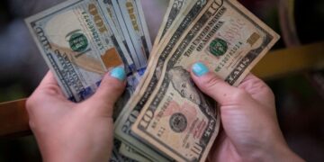 Viceministro de Pensiones explica nueva política cambiaria