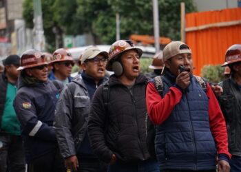 Analistas ven señales de presión en el pliego de la COB