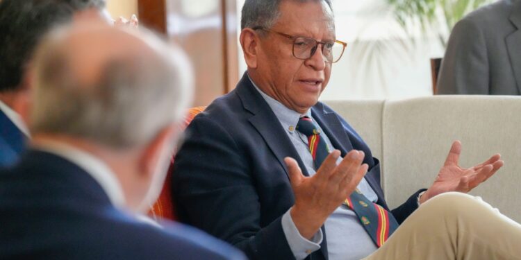 Ministro Oviedo define el conflicto como un “golpe de estado fallido” y anuncia unidad nacional