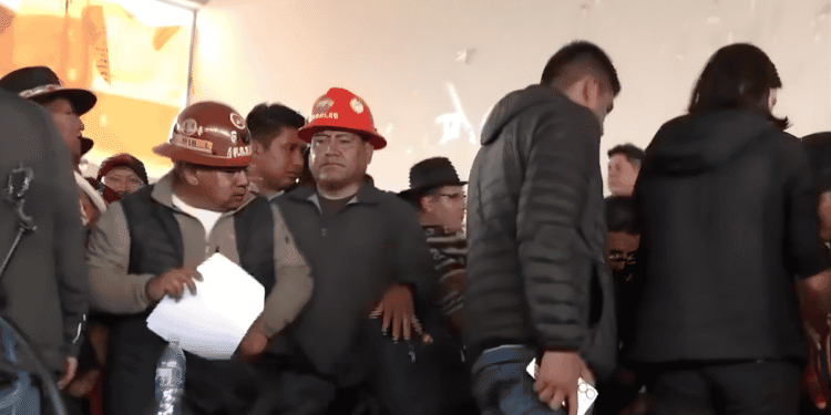 CONALJUCIB impulsa diálogo entre COB y gobierno para resolver demandas laborales