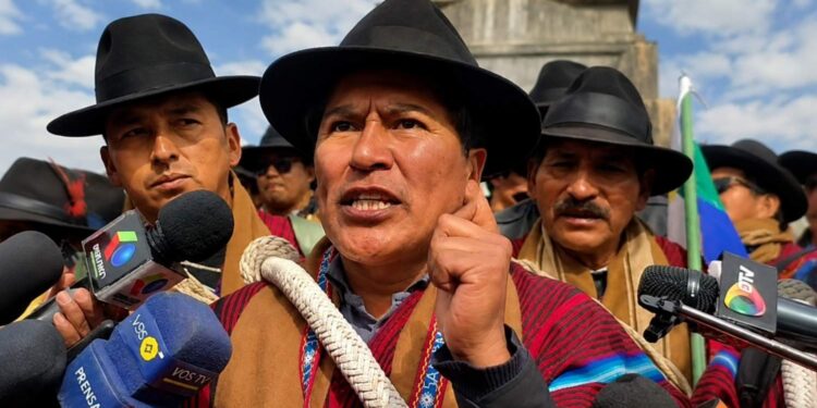 Dirigencia campesina exige la renuncia del presidente Paz, niega nexos con Evo Morales y anuncia cabildo en Pucarani tras 43 días de bloqueos