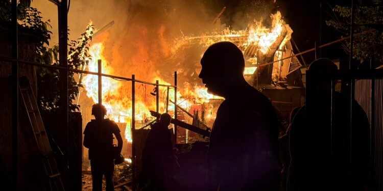 Rusia lanzó un nuevo ataque con misiles y drones contra varias regiones de Ucrania: al menos tres muertos
