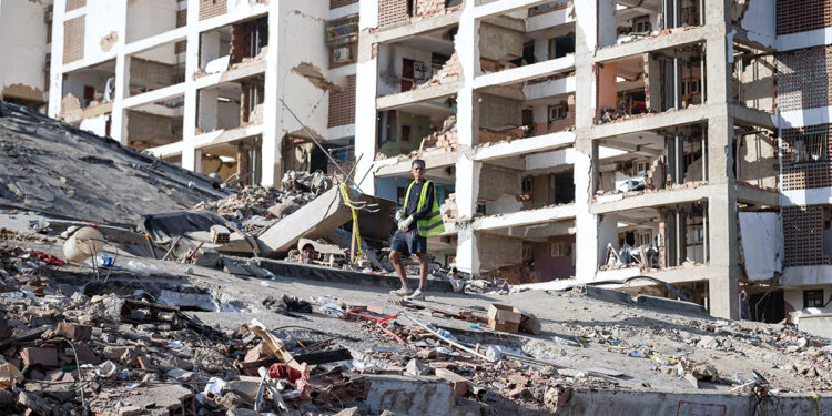 Los venezolanos despiertan sacudidos por un nuevo sismo a cinco días del doble terremoto