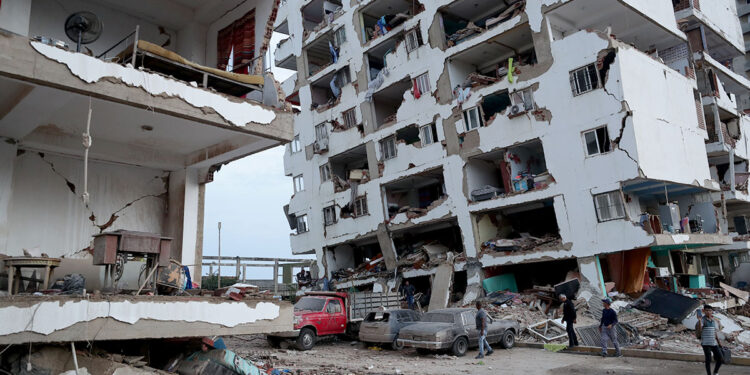 El grito de auxilio en una ciudad devastada en Venezuela que espera por rescatistas