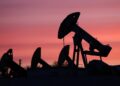 El precio del petróleo cae con fuerza ante el avance de un acuerdo entre Estados Unidos e Irán