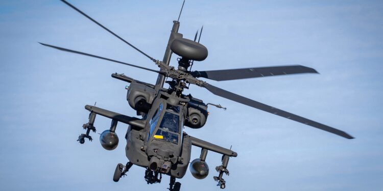 Así es el AH-64 Apache, el helicóptero estadounidense derribado por el régimen de Irán