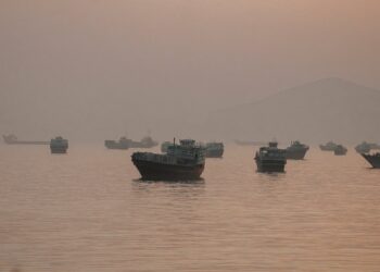 El tráfico marítimo disminuye en el Golfo Pérsico a medida que se intensifican las tensiones entre Estados Unidos e Irán