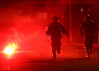 Casi 900 detenidos, más de un centenar de heridos y destrozos en distintas ciudades de Francia durante los festejos del PSG