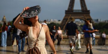 Francia restringió el consumo de alcohol y canceló eventos deportivos por la ola de calor en Europa