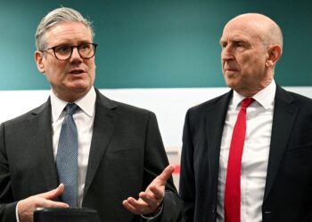 Crisis política en Reino Unido: el gobierno de Starmer acumula seis renuncias en un mes