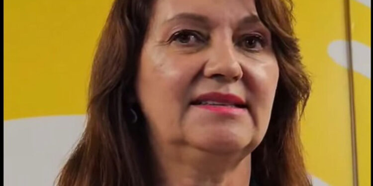 EXCLUSIVA EN PANAMERICANA: Elizabeth Reyes pide a legisladores de Unidad actuar en interés de Bolivia