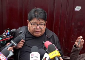 Transportistas critican falta de sinceridad en el gobierno sobre crisis de combustible