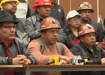 Felipe Loza denuncia asfixia al sindicalismo por DS 5654