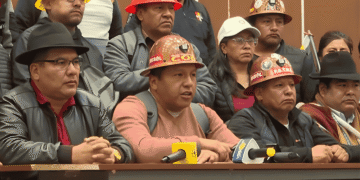 Felipe Loza denuncia asfixia al sindicalismo por DS 5654