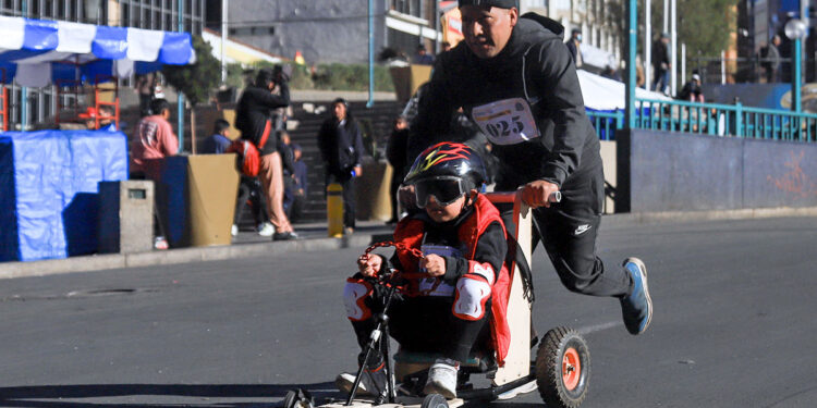 La Carrera de Cochecitos sin Motor, una tradición familiar que cumple 25 años en La Paz