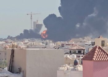 Guerra en Medio Oriente EN VIVO: Un ataque iraní contra una central eléctrica y una planta de agua en Kuwait provocó un incendio
