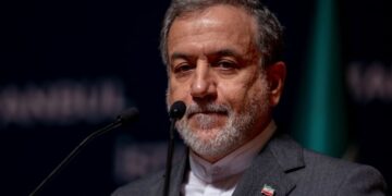 El régimen iraní amenazó con una respuesta “decisiva” contra Estados Unidos tras los bombardeos en el estrecho de Ormuz