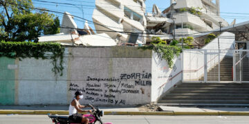 Venezuela suma 3.811 muertes tras dos semanas de los sismos y esboza su plan de vivienda