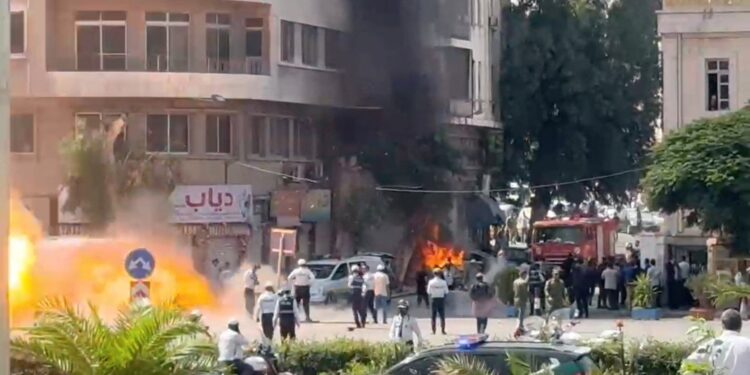 Dos atentados con bombas en Damasco dejaron 18 heridos cerca del hotel donde se iba a alojar Emmanuel Macron