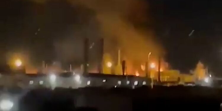 Ucrania lanzó un nuevo golpe contra las reservas de Rusia: bombardeó depósitos y una terminal petrolera de Krasnodar