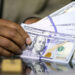 Expertos sugieren acompañar tipo de cambio flexible con más respaldo financiero